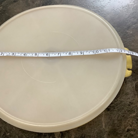 Vintage Tupperware Snack Server with Lid - Picture 3 of 9